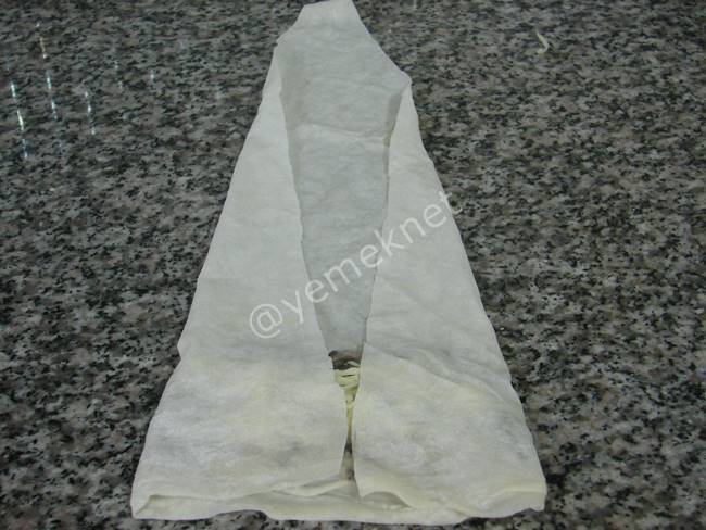 Beşamel Soslu Mantarlı Börek - Yapılışı (7/16) 